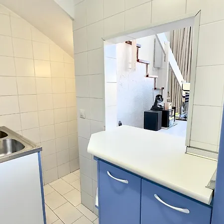 Skol 609 - Duplex 1 Bedroom In Skol With Amazing Sea Views. Διαμέρισμα Μαρμπέλλα